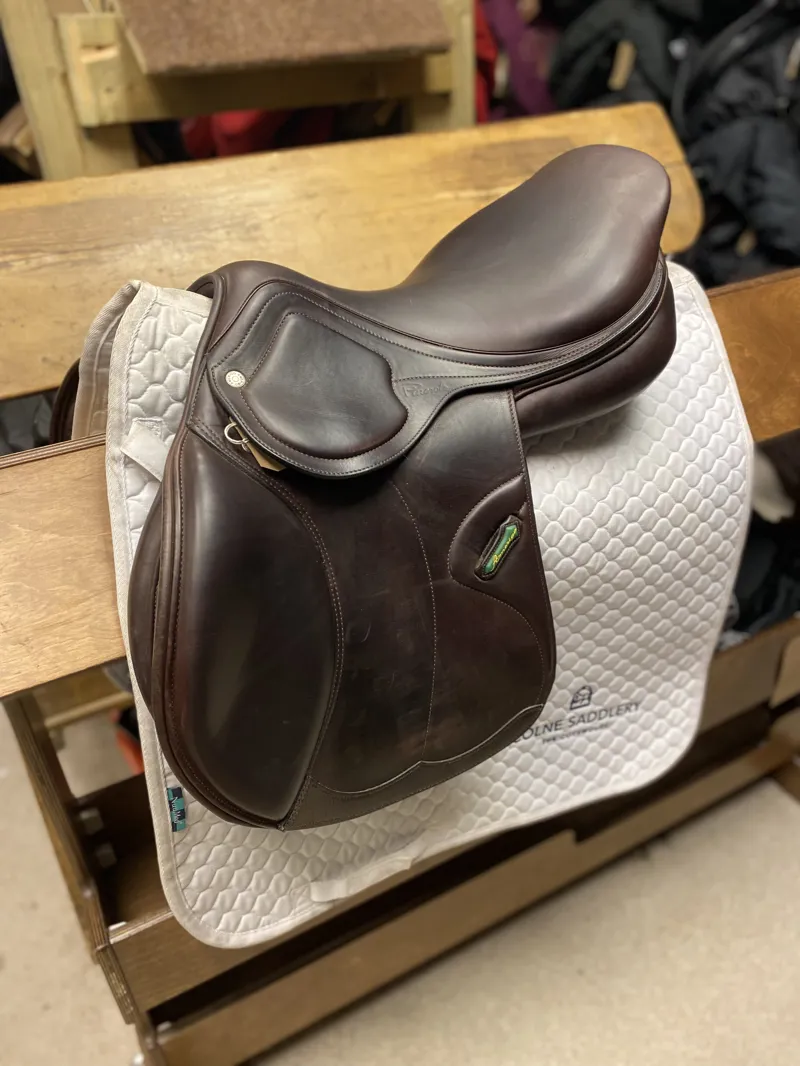 JP3531 Amerigo Pinerolo HC Jump Saddle 17.5inch + 1 Medium/Wide - Brown