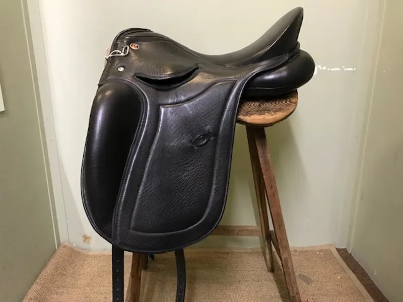 DR2617 Kieffer Piet 17.5 Adjustable Black