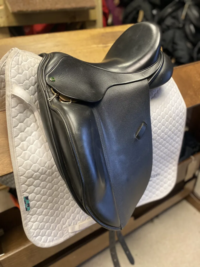 DR3470 Ideal Dressage Saddle 17inch Wide - Black