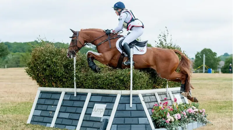 LeMieux Suede Close Contact Square - White-2