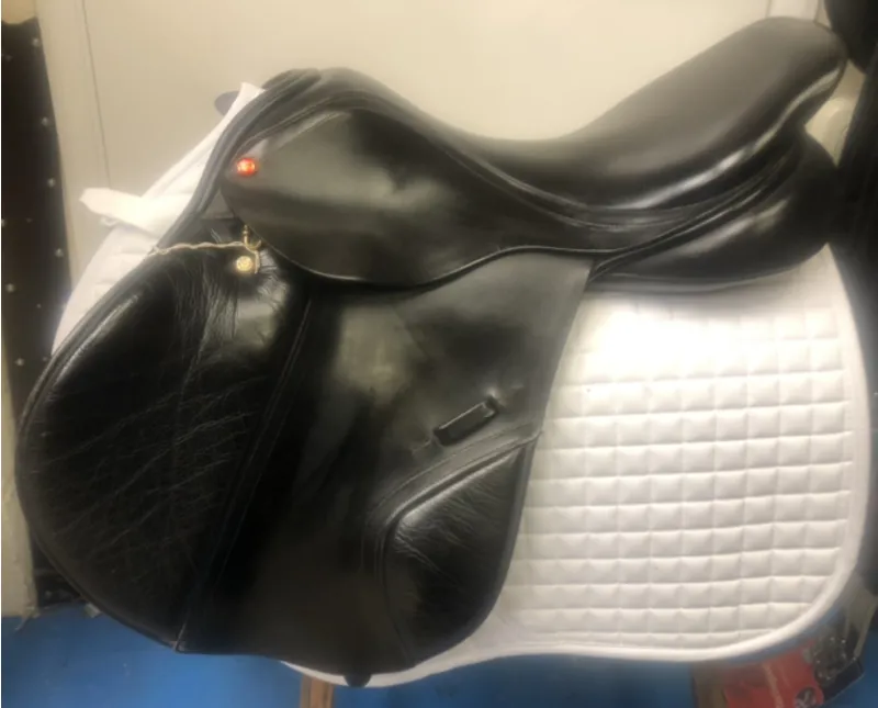 JP4045 Albion K2 Jump Saddle 17.5inch Medium - Black