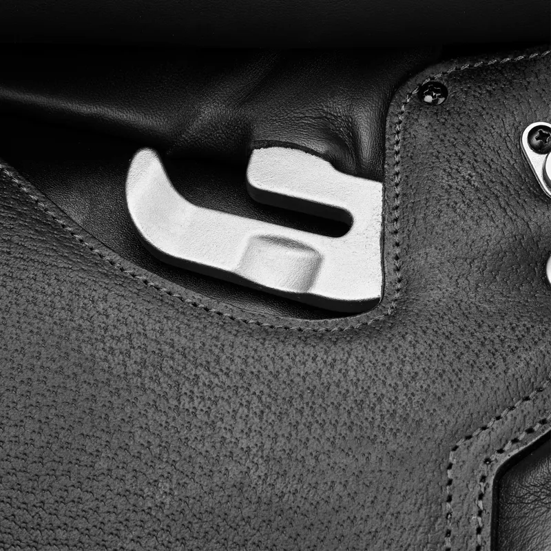 Arena Pony Monoflap Jump Saddle - Black-1