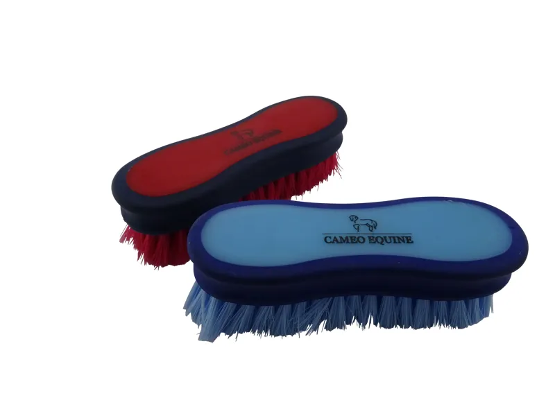 Cameo Face Brush - Red/Navy