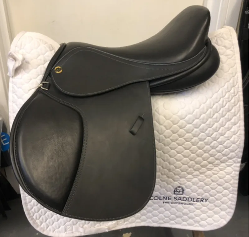 Ideal Jo Jump Saddle - Black