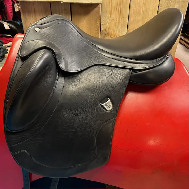 DR4091 - Bates Artiste Dressage Saddle - size 1 - 17/17.5inch - Black
