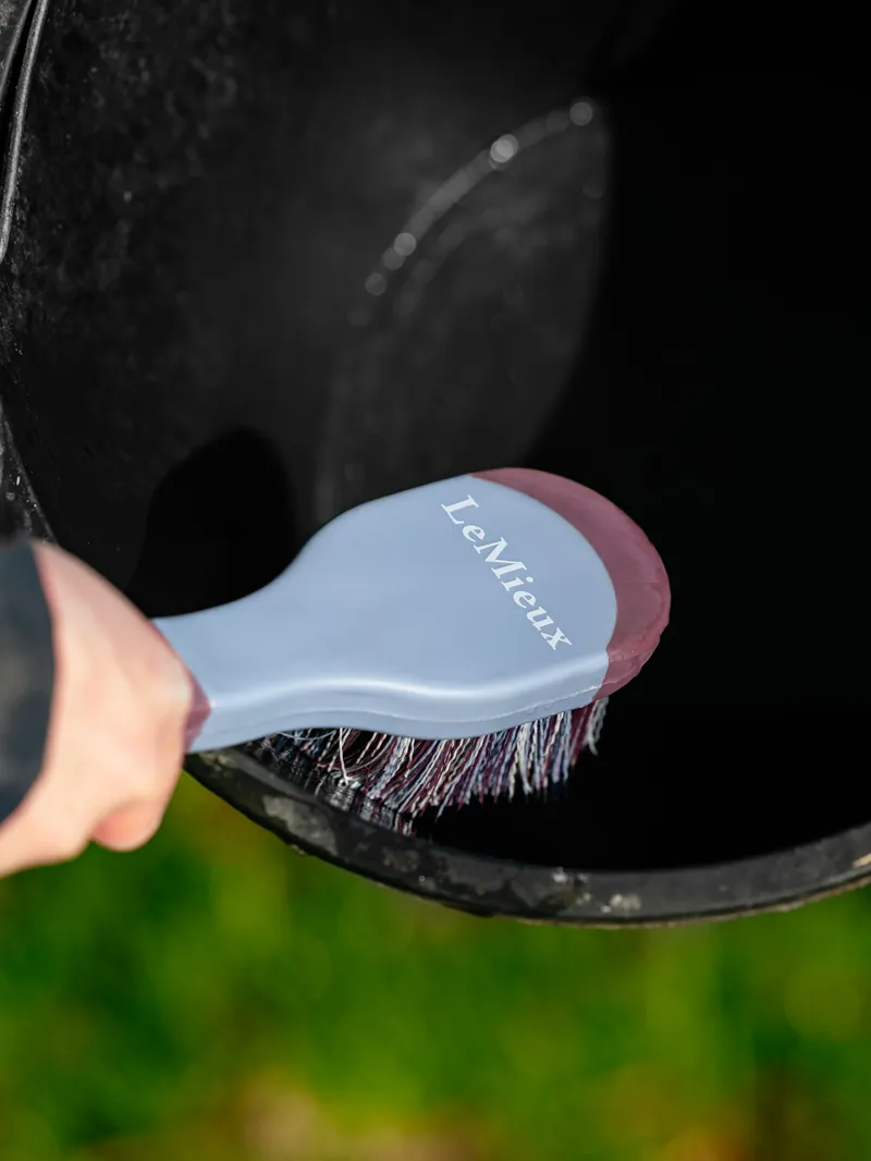 LeMieux Bucket Brush - Powder Blue/Mallow-2