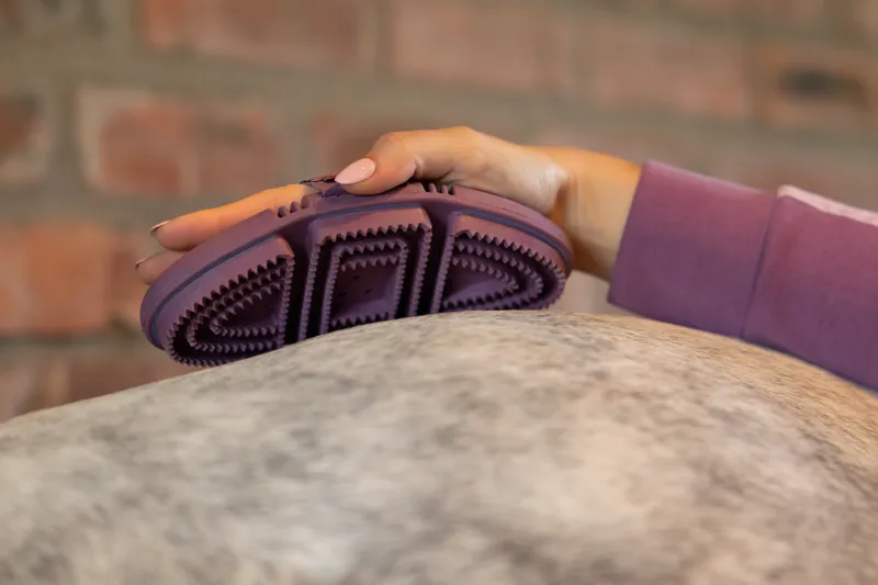 LeMieux Flexi Curry Comb - Powder Blue / Mallow -1