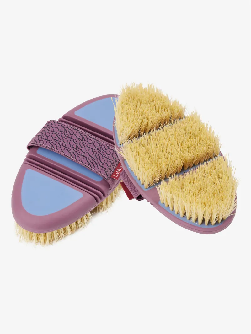 LeMieux Flexi Scrubbing Brush - Powder Blue