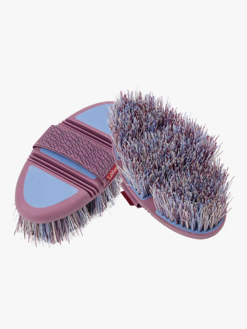 LeMieux Flexi Flicky Brush - Powder Blue