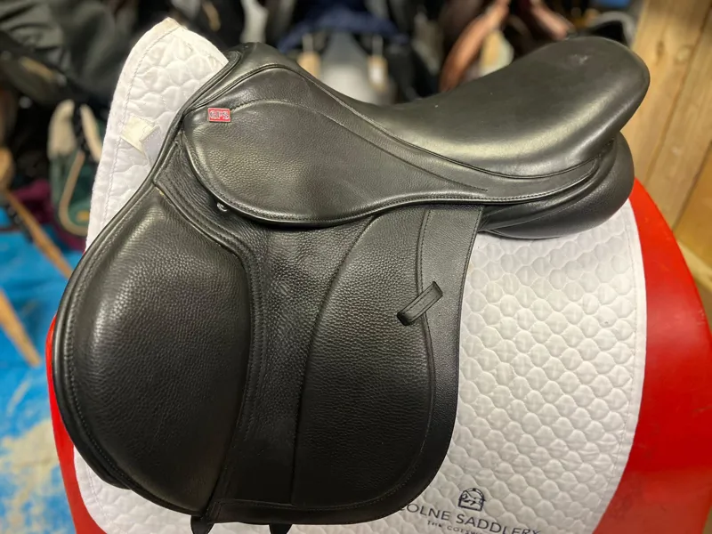 Monarch Jump 17.5' Black EX Demo