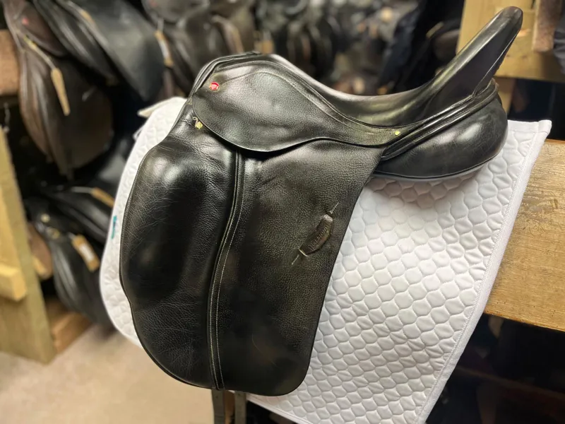 DR3804 - Albion SLK Dressage Saddle 17inch Medium - Black