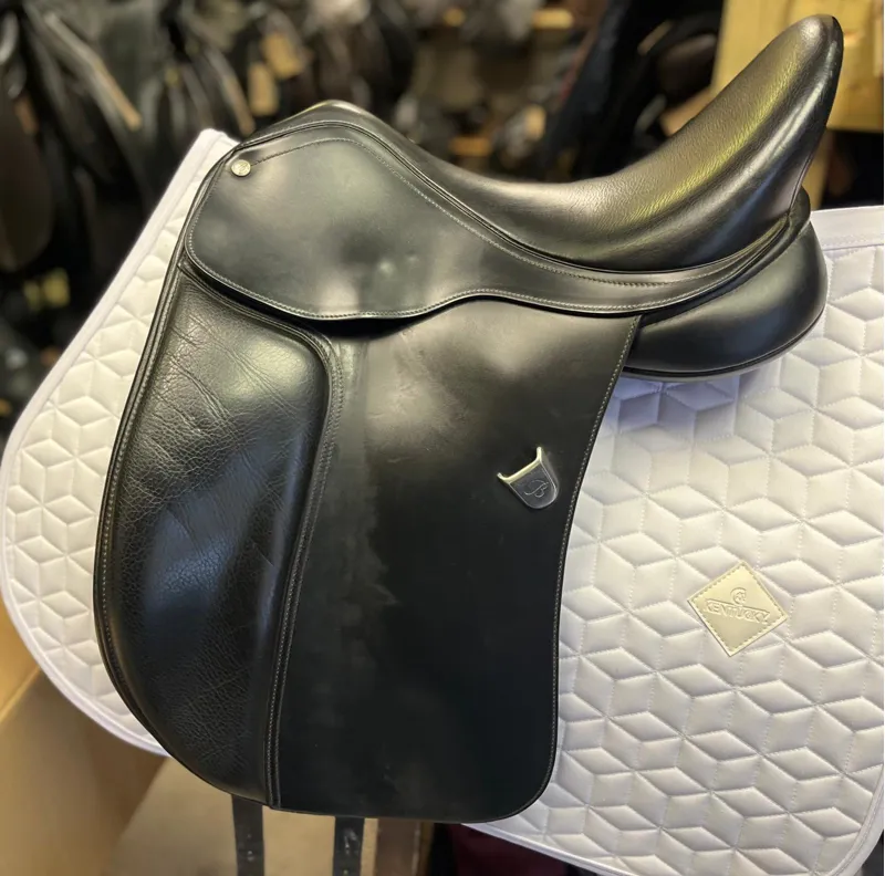 DR3823 Bates Dressage Saddle 16inch Adjustable - Black