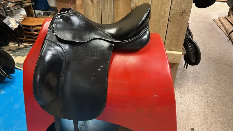 DR4212 - Passier Dressage 17 Black