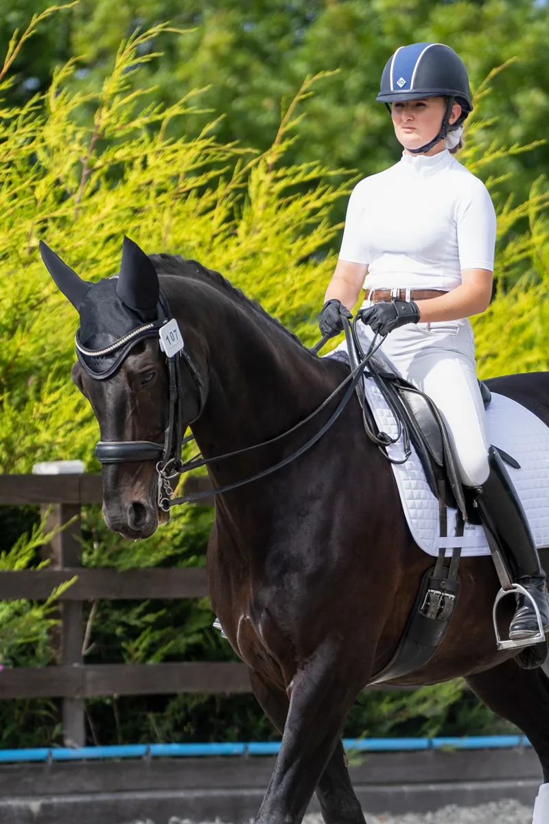 Woof Wear Bridle Number Holder White-3