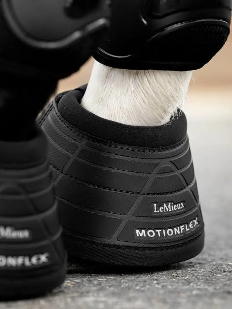 LeMieux Motionflex Over Reach Boots - Black-1