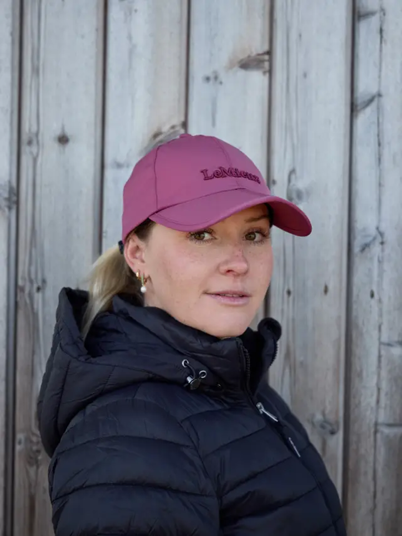 LeMieux x Sealskinz Waterproof Foldable Peak Cap in Pink-1