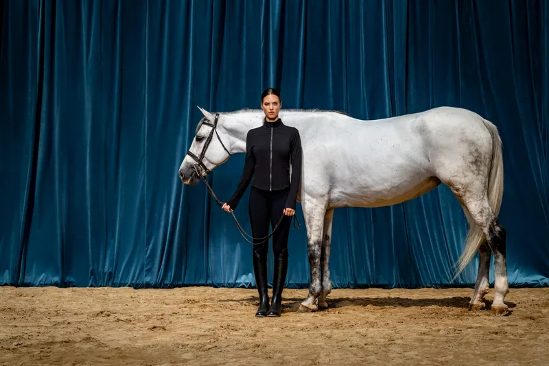 Ariat Womens Solveil Full Zip - Black-5