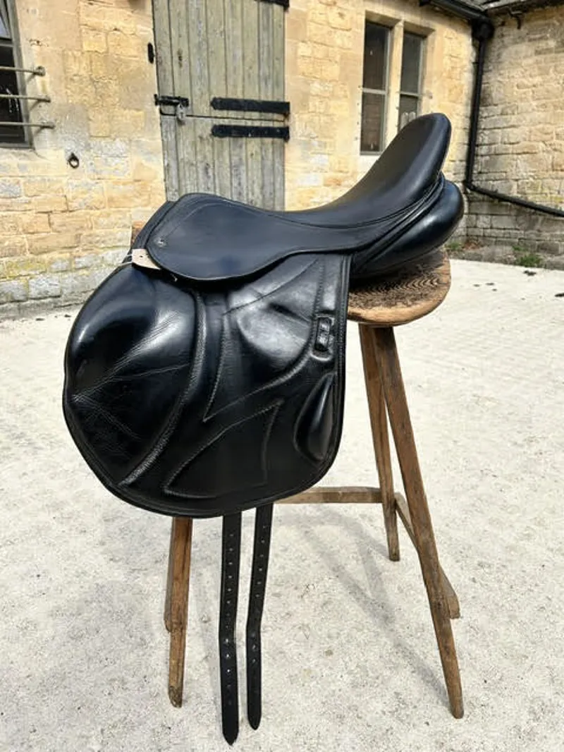 JP4117 Ideal Impala Pro 17' XW Black